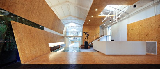 羅勁 色彩從來都不是孤立的